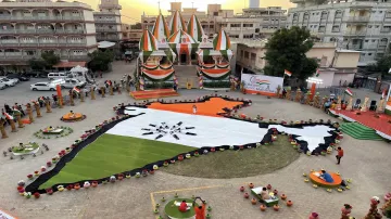 Swaminarayan temple decorates with Indian national flag and makes a formation of Indian map on the e- India TV Hindi