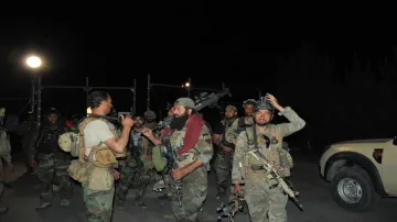 <p>अफगानिस्तान के रक्षा...- India TV Hindi