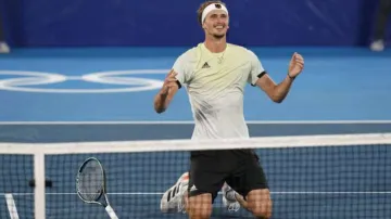 Alexander Zverev wins men's singles tennis title at Tokyo Olympics 2020- India TV Hindi