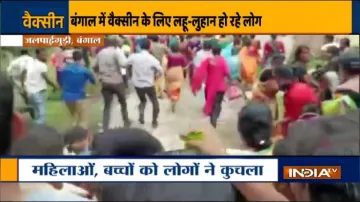 Stampede at COVID vaccination centre in Bengal, 25 injured- India TV Hindi