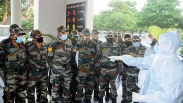 कोरोना की वजह से भारतीय सेना के 185 सैनिकों की गई है जान, लेकिन अब सभी सैनिक हो चुके हैं पूर्ण वैक्स- India TV Hindi