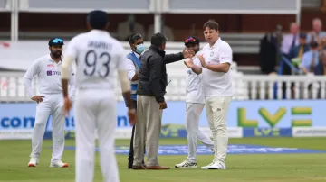 ENG vs IND: After breaking all the security, the fan entered the field wearing the Indian jersey, Si- India TV Hindi