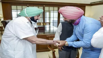 Navjot Singh Siddhu attacks captain amarinder singh अपने सलाहकारों के बयान पर घिरे सिद्धू ने उल्टा क- India TV Hindi