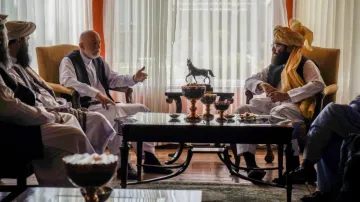 अफगानिस्तान: हामिद करजई और तालिबान नेता की मुलाकात के क्या हैं मायने?- India TV Hindi