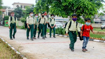 पंजाब की मुख्य विपक्षी पार्टी आम आदमी पार्टी (आप) ने मुख्यमंत्री अमरिंदर सिंह से राज्य के सभी सरकारी- India TV Hindi