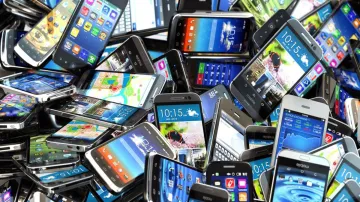 भारत का स्मार्टफोन बाजार 2021 में 17.3 करोड़ शिपमेंट तक पहुंचने की राह पर- India TV Paisa