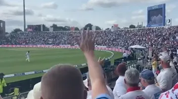 ENG vs IND: While returning to the pavilion, the Barmy Army took a jibe at Virat Kohli, the video we- India TV Hindi