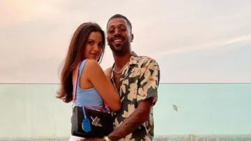 <p>Hardik Pandya Flaunts New Hairstyle, Natasa Stankovic...- India TV Hindi