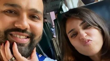 <p>Ritika Sajdeh Shares Selfie With Rohit Sharma and...- India TV Hindi