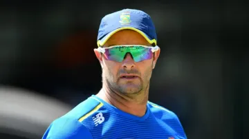<p>Mark Boucher apologises for singing offensive songs with...- India TV Hindi
