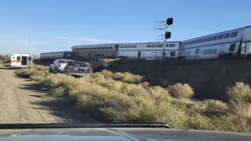 train derails in america Montana अमेरिका: मोंटाना में ट्रेन पटरी से उतरी, तीन की मौत तथा कई लोग घायल- India TV Hindi