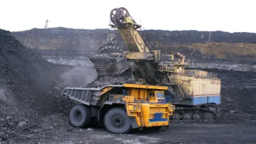 Coal India starts pilot project to replace diesel with LNG in dumpers- India TV Paisa