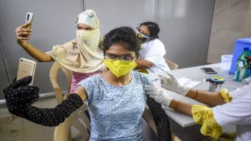 India s Covid-19 vaccination coverage crosses 86 cr mark- India TV Hindi