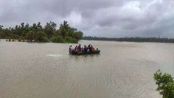 Cyclone Gulab Rain in Odhisha landfall expected in night चक्रवात गुलाब के आने से पहले ओड़िशा में बार- India TV Hindi
