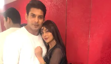 Sidharth Shukla breathed his last in Shehnaaz Gill's arms- India TV Hindi