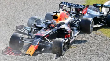 <p>Lewis Hamilton and Max Verstappen collide in Italian...- India TV Hindi