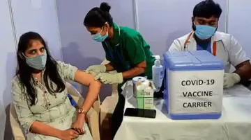 पूरे यूरोप में जितने कोरोना टीके लगे उससे ज्यादा अकेले भारत में हो चुका है लोगों का वैक्सीनेशन- India TV Hindi