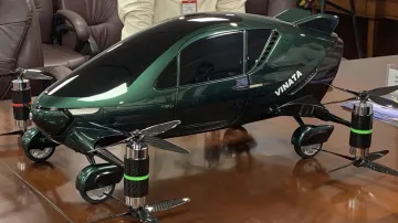 उड़ने वाली कार का सपना जल्द होने वाला है सच, ज्योतिरादित्य सिंधिया ने फ्लाइंग कार का मॉडल किया पेश- India TV Paisa