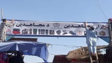 अफगानिस्तान: अमेरिका के 'निशान' मिटा रहा तालिबान, बदला काबुल के 'बुश बाजार' का नाम- India TV Hindi