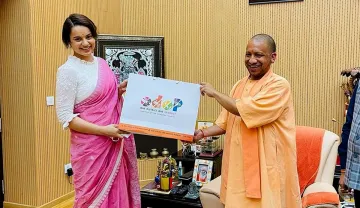 Kangana Ranaut meets uttar pradesh cm Yogi Adityanath in lucknow- India TV Hindi