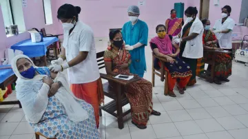 कोरोना टीकाकरण: तीन करोड़ लोगों को दोनों डोज लगाने वाला पहला राज्य बना उत्तर प्रदेश- India TV Hindi