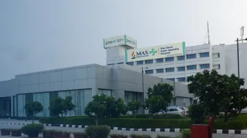 दिल्ली: मैक्स अस्पताल ने मरीज से वसूला 1.8 करोड़ का बिल, जांच करा रहे हैं केंद्रीय स्वास्थ्य मंत्री- India TV Hindi