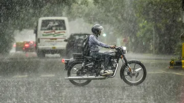 उत्तराखंड में भारी बारिश, मलबे में दबकर 3 लोगों की मौत, चारधाम यात्रा ठप- India TV Hindi
