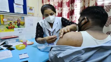 सरकार ने भारत के टीकाकरण अभियान को प्रोत्साहित करने वाला गीत जारी किया - India TV Hindi