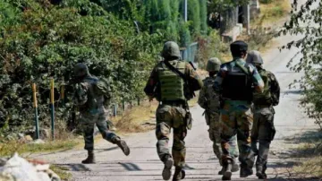 श्रीनगर में आतंकवादियों ने आम नागरिक की गोली मारकर हत्या की - India TV Hindi