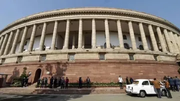 संसद शीतकालीन सत्रः तीनों कृषि कानून वापस लेने की तैयारी, BJP ने जारी किया व्हिप- India TV Hindi
