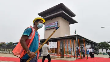 A view of Smog Tower at Anand Vihar after its launch, in New Delhi. - India TV Hindi