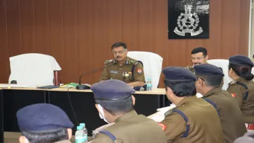 पारदर्शी और निष्पक्ष सब इंस्पेक्टर भर्ती परीक्षा के लिए नोएडा पुलिस ने की तैयारी- India TV Hindi