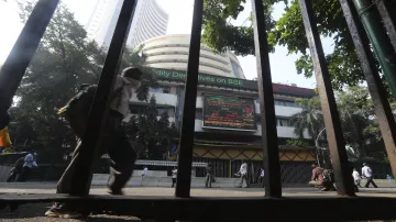 <p>शेयर बाजार हरे निशान...- India TV Paisa