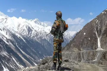 <p>बुमला: हिमालय के ऊंचे...- India TV Hindi