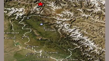 जम्मू-कश्मीर में एक के बाद एक 2 बार आया भूकंप, रिक्टर स्केल पर भूकंप की तीव्रता 5.3 मापी गई- India TV Hindi