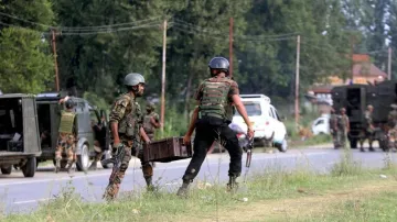 जम्मू-कश्मीर: शोपियां और पुलवामा में 2 अलग-अलग मुठभेड़ों में 4 आतंकवादी मारे गए - India TV Hindi