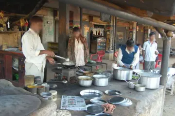 <p>ढाबा मालिक ने खाना...- India TV Hindi