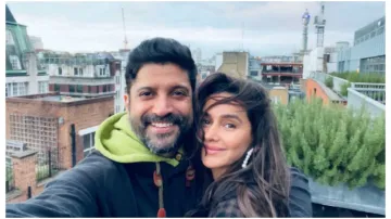 Farhan Akhtar Shibani Dandekar Wedding- India TV Hindi