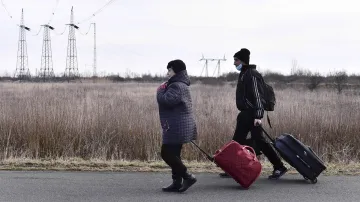 <p>students rush to reach Ukraine-Poland border</p>- India TV Hindi