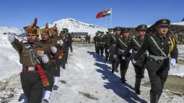 India-China soldiers- India TV Hindi