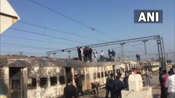 Saharanpur-Delhi passenger train burnt- India TV Hindi