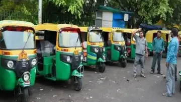 CNG price hike: Auto, cab drivers in Delhi to go on strike on April 18- India TV Hindi