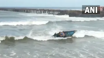 <p>Boat capsized</p>- India TV Hindi