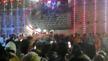 Balcony Collapsed- India TV Hindi