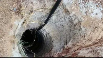 11-year-old boy fell in borewell in a village of Chhattisgarh - India TV Hindi