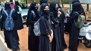 Karnataka Hijab Row- India TV Hindi