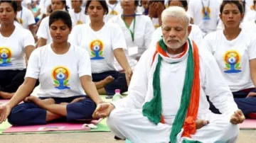 PM Modi doing yoga- India TV Hindi