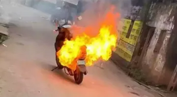 <p>Electric Scooter Fire</p>- India TV Paisa