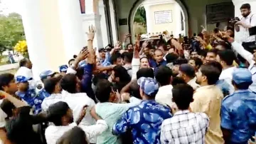 BJP chief JP Nadda faces protest by student activists at Patna College- India TV Hindi