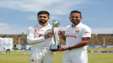 Pakistan and Sri Lanka captains with trophy- India TV Hindi